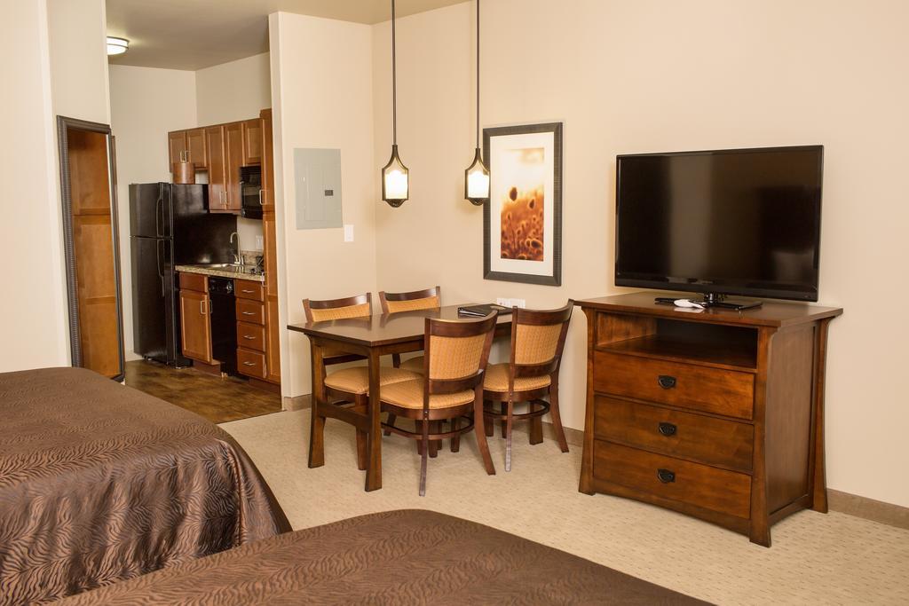 Teddy'S Residential Suites Watford City Buitenkant foto