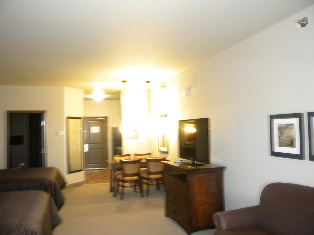Teddy'S Residential Suites Watford City Buitenkant foto